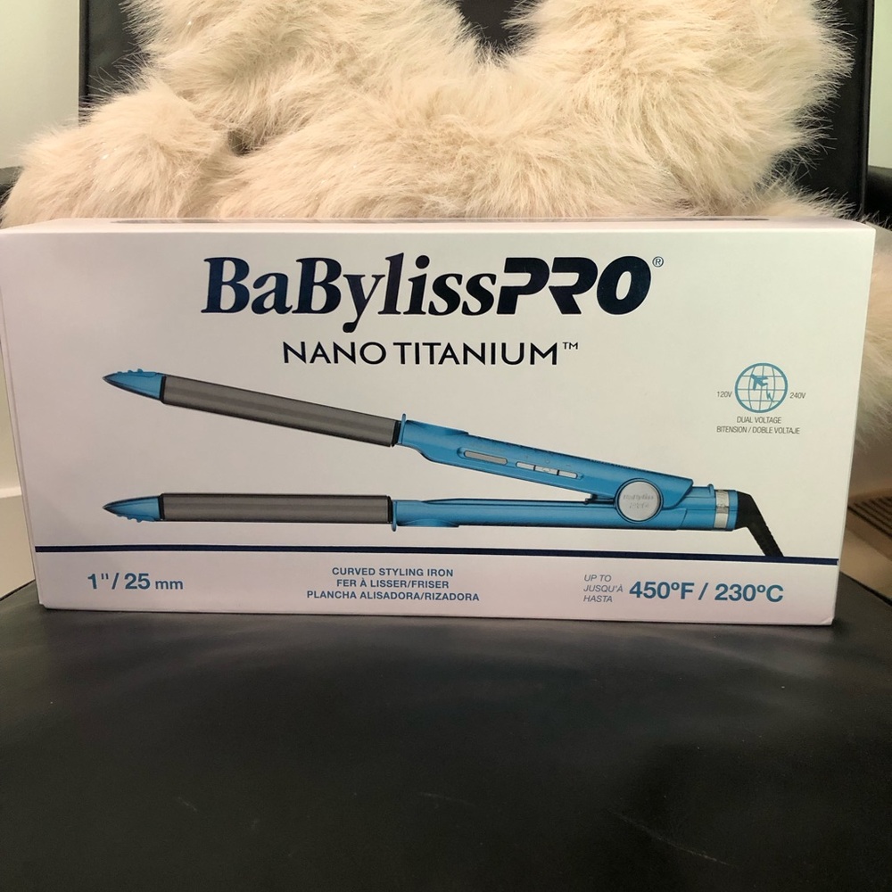 NIB! BaBylissPro Nano Titanium Curved Styling Iron
